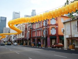 Chinatown, Singapure<br>Dzielnica chińska. Wystrój z okazji chińskiego Nowego Roku.